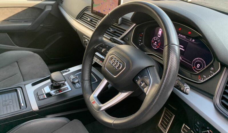 18 plate Audi Q5 2.0 TDI S line S Tronic quattro SUV full