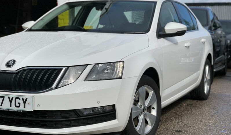 SKODA Octavia DIESEL HATCHBACK 2.0 TDI CR SE Technology 5dr full