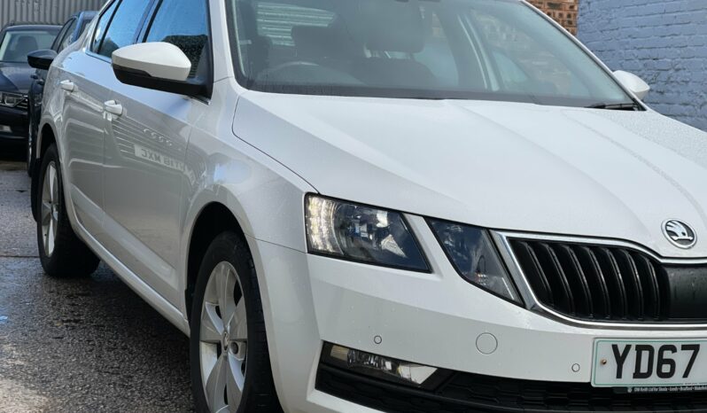 SKODA Octavia DIESEL HATCHBACK 2.0 TDI CR SE Technology 5dr full