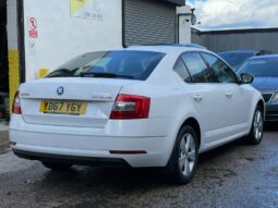 SKODA Octavia DIESEL HATCHBACK 2.0 TDI CR SE Technology 5dr full