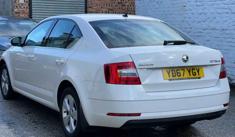 SKODA Octavia DIESEL HATCHBACK 2.0 TDI CR SE Technology 5dr full