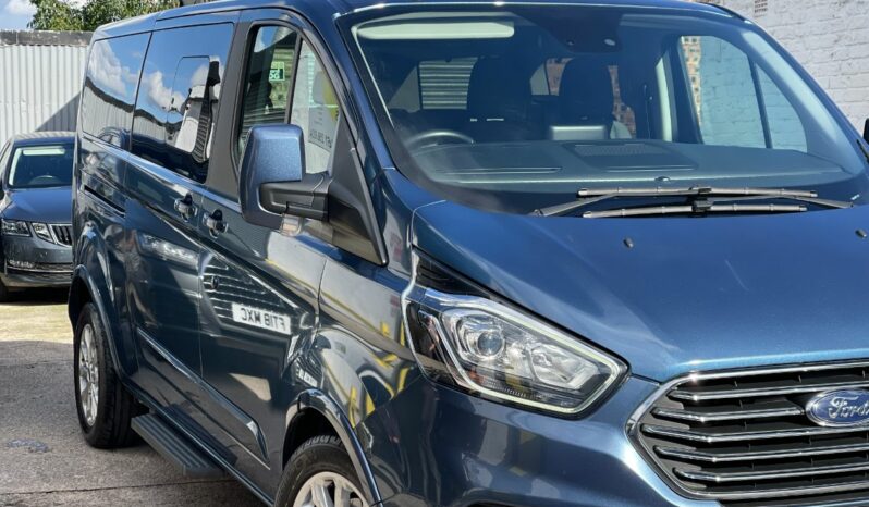 9 seats – 18 plate Ford Tourneo Custom 2.0 TDCi EcoBlue 170ps L/R 9 Seater Titanium full