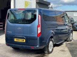 9 seats – 18 plate Ford Tourneo Custom 2.0 TDCi EcoBlue 170ps L/R 9 Seater Titanium full