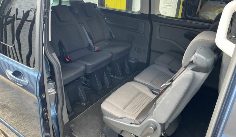 9 seats – 18 plate Ford Tourneo Custom 2.0 TDCi EcoBlue 170ps L/R 9 Seater Titanium full