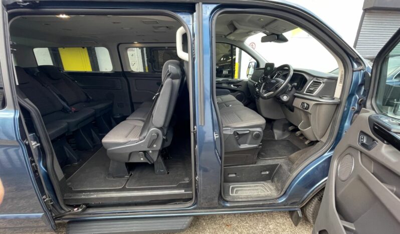 9 seats – 18 plate Ford Tourneo Custom 2.0 TDCi EcoBlue 170ps L/R 9 Seater Titanium full