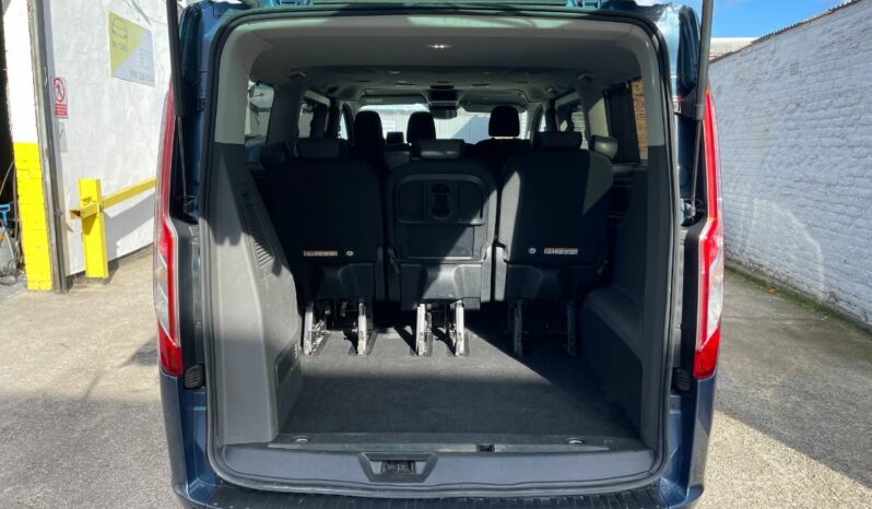 9 seats – 18 plate Ford Tourneo Custom 2.0 TDCi EcoBlue 170ps L/R 9 Seater Titanium full