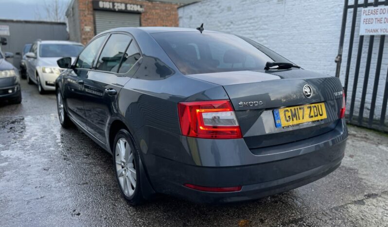 17 plate SKODA Octavia 1.6 TDI SE L Half Leather (s/s) 5dr Hatchback full