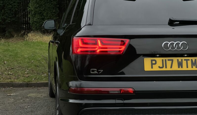 17 plate AUDI Q7 DIESEL ESTATE 3.0 TDI Quattro S Line 5dr Tip Auto full