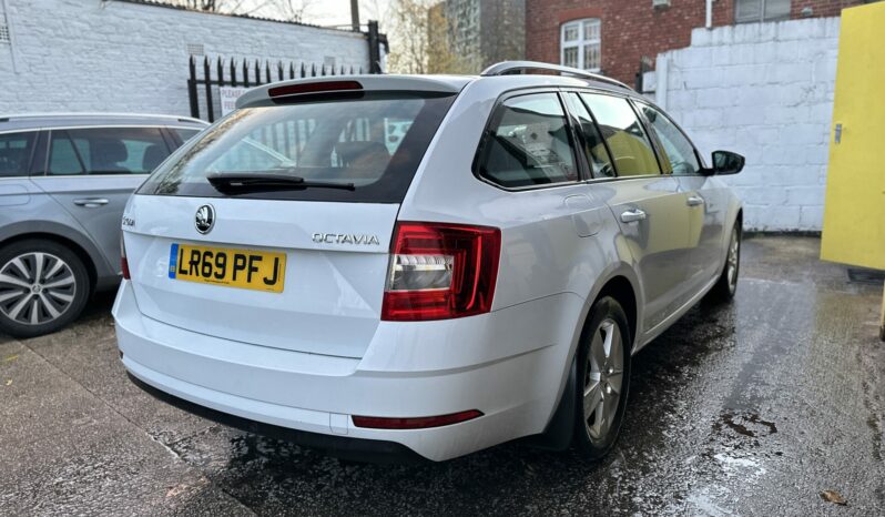 69 plate SKODA OCTAVIA DIESEL ESTATE 1.6 TDI SE Technology 5dr full