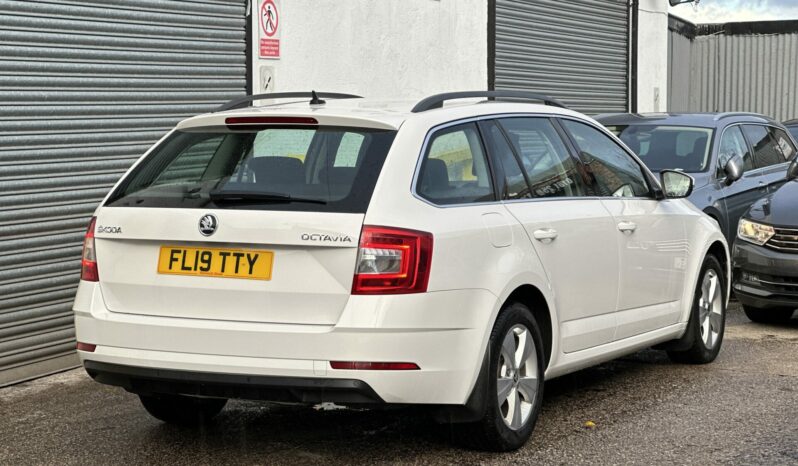 19 plate SKODA OCTAVIA DIESEL ESTATE 1.6 TDI SE Technology 5dr full