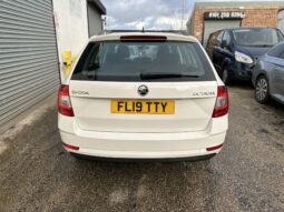 19 plate SKODA OCTAVIA DIESEL ESTATE 1.6 TDI SE Technology 5dr full