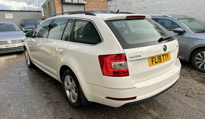 19 plate SKODA OCTAVIA DIESEL ESTATE 1.6 TDI SE Technology 5dr full