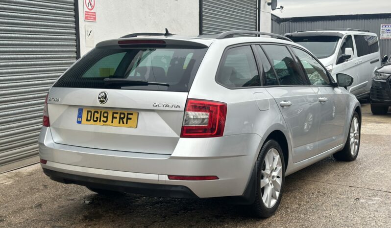 19 plate SKODA OCTAVIA DIESEL ESTATE 1.6 TDI SE L full