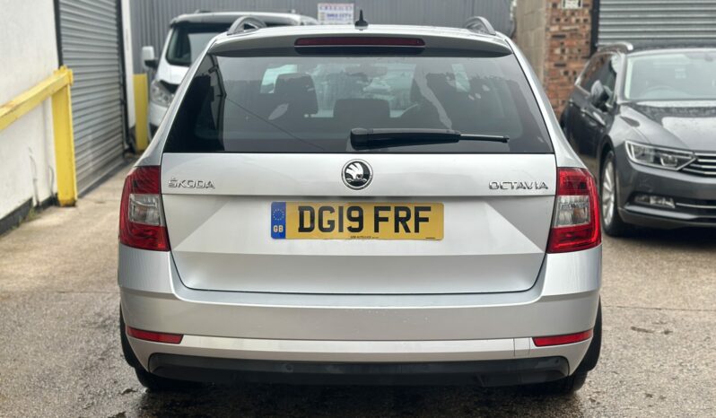 19 plate SKODA OCTAVIA DIESEL ESTATE 1.6 TDI SE L full