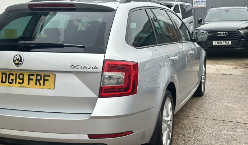 19 plate SKODA OCTAVIA DIESEL ESTATE 1.6 TDI SE L full