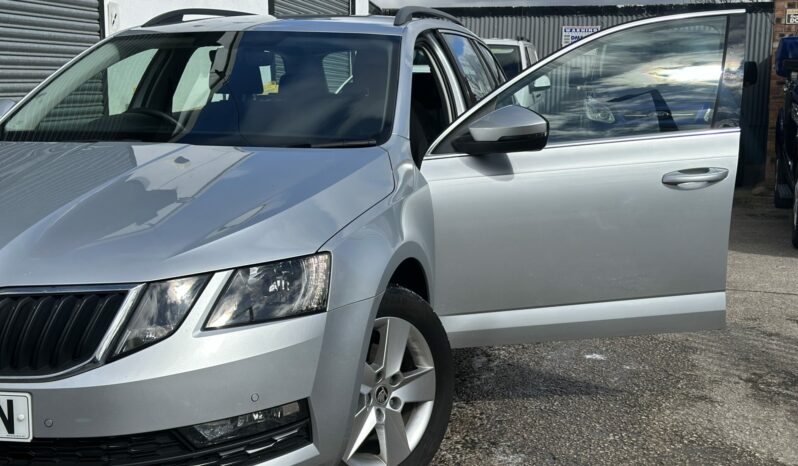 69 plate SKODA OCTAVIA DIESEL ESTATE 1.6 TDI SE Technology 5dr full