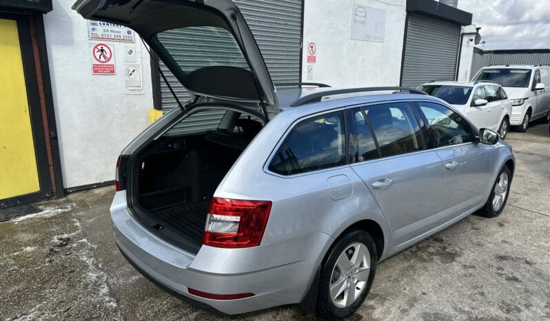 69 plate SKODA OCTAVIA DIESEL ESTATE 1.6 TDI SE Technology 5dr full