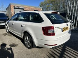 19 plate SKODA OCTAVIA DIESEL ESTATE 1.6 TDI SE Technology 5dr full