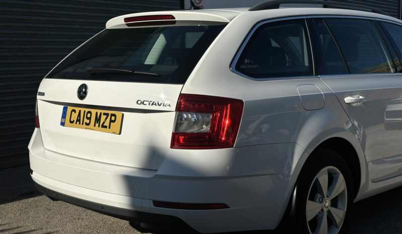 19 plate SKODA OCTAVIA DIESEL ESTATE 1.6 TDI SE Technology 5dr full