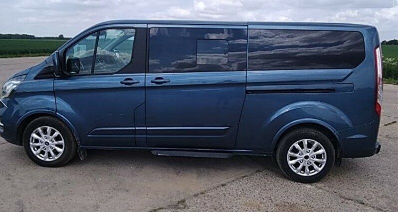 9 seats – 18 plate Ford Tourneo Custom 2.0 310 EcoBlue Titanium Euro 6 (s/s) 5dr full