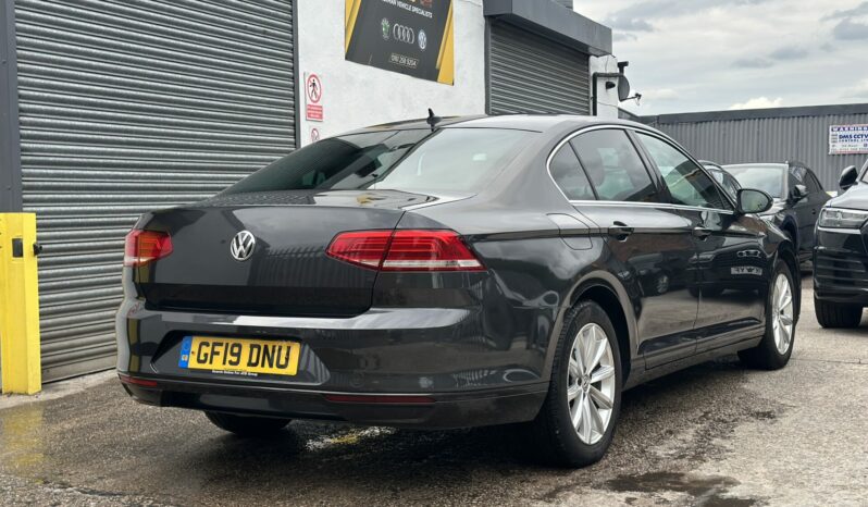 19 plate Volkswagen Passat 2.0 TDI SE Business Euro 6 (s/s) 4dr HATCH full